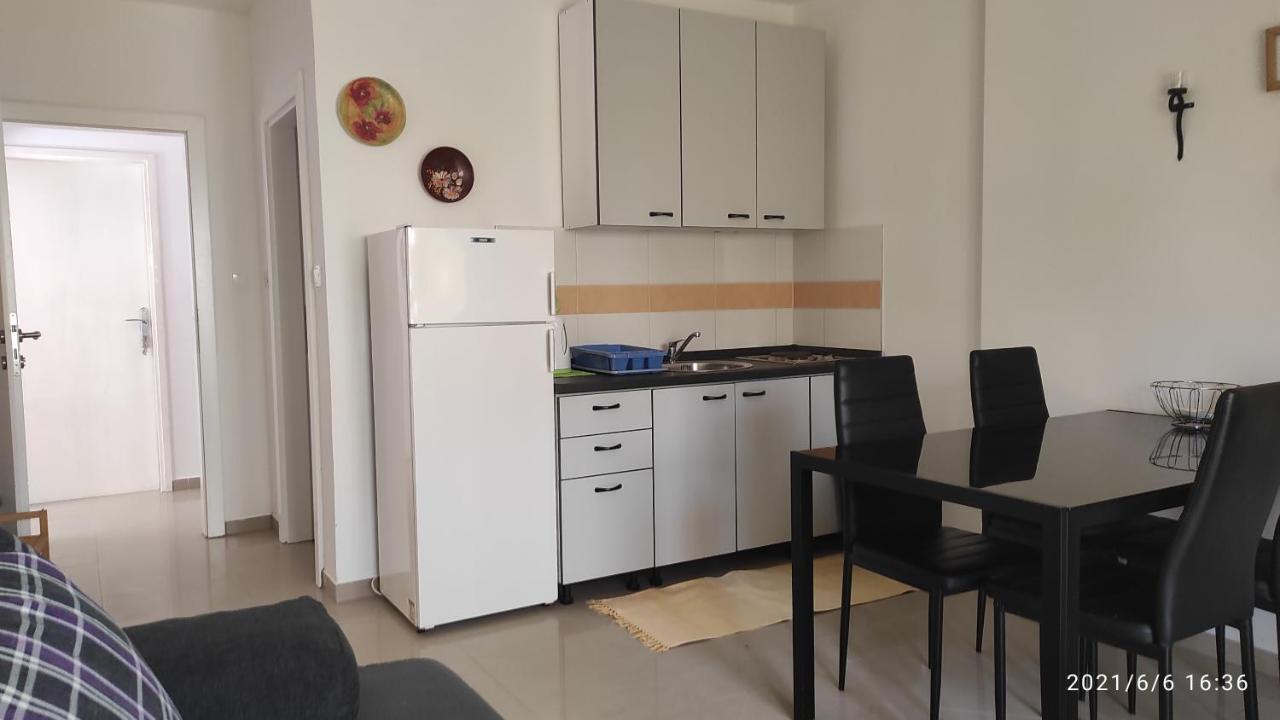 Apartmani Mille Starigrad Paklenica Exterior foto